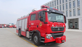 压缩空气泡沫消防车